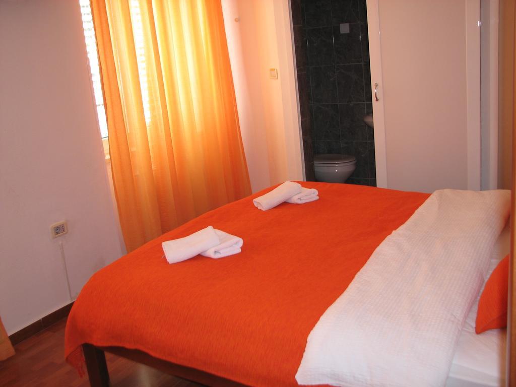 R-Club Old Town Apartments Будва Номер фото