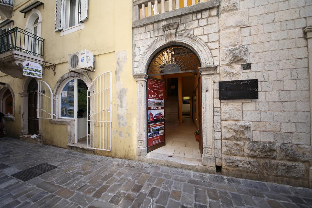 R-Club Old Town Apartments Будва Экстерьер фото
