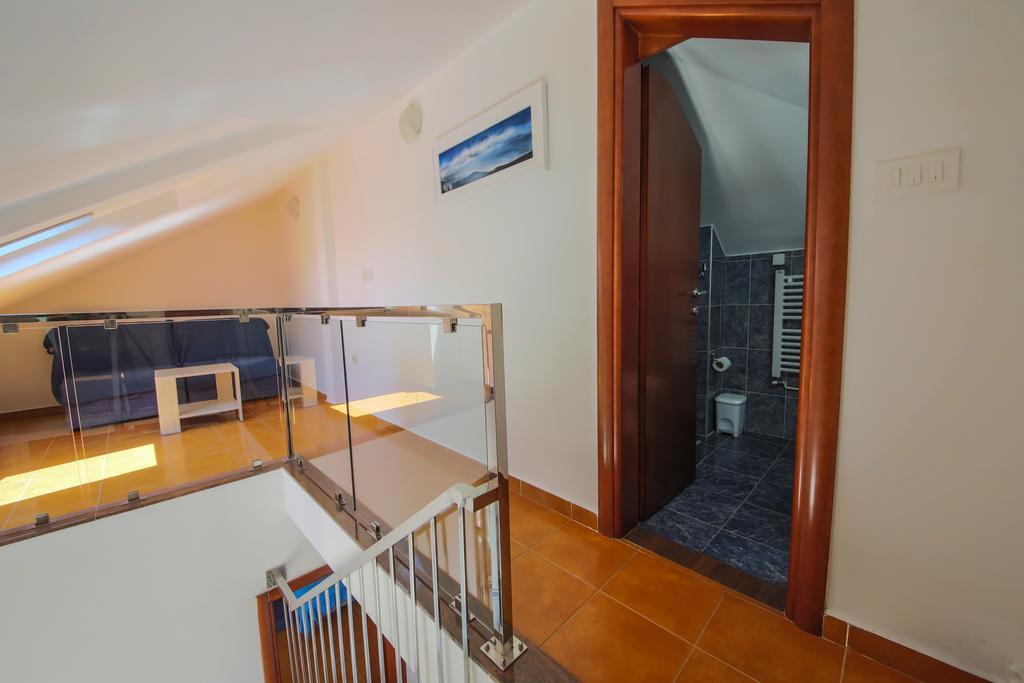 R-Club Old Town Apartments Будва Экстерьер фото