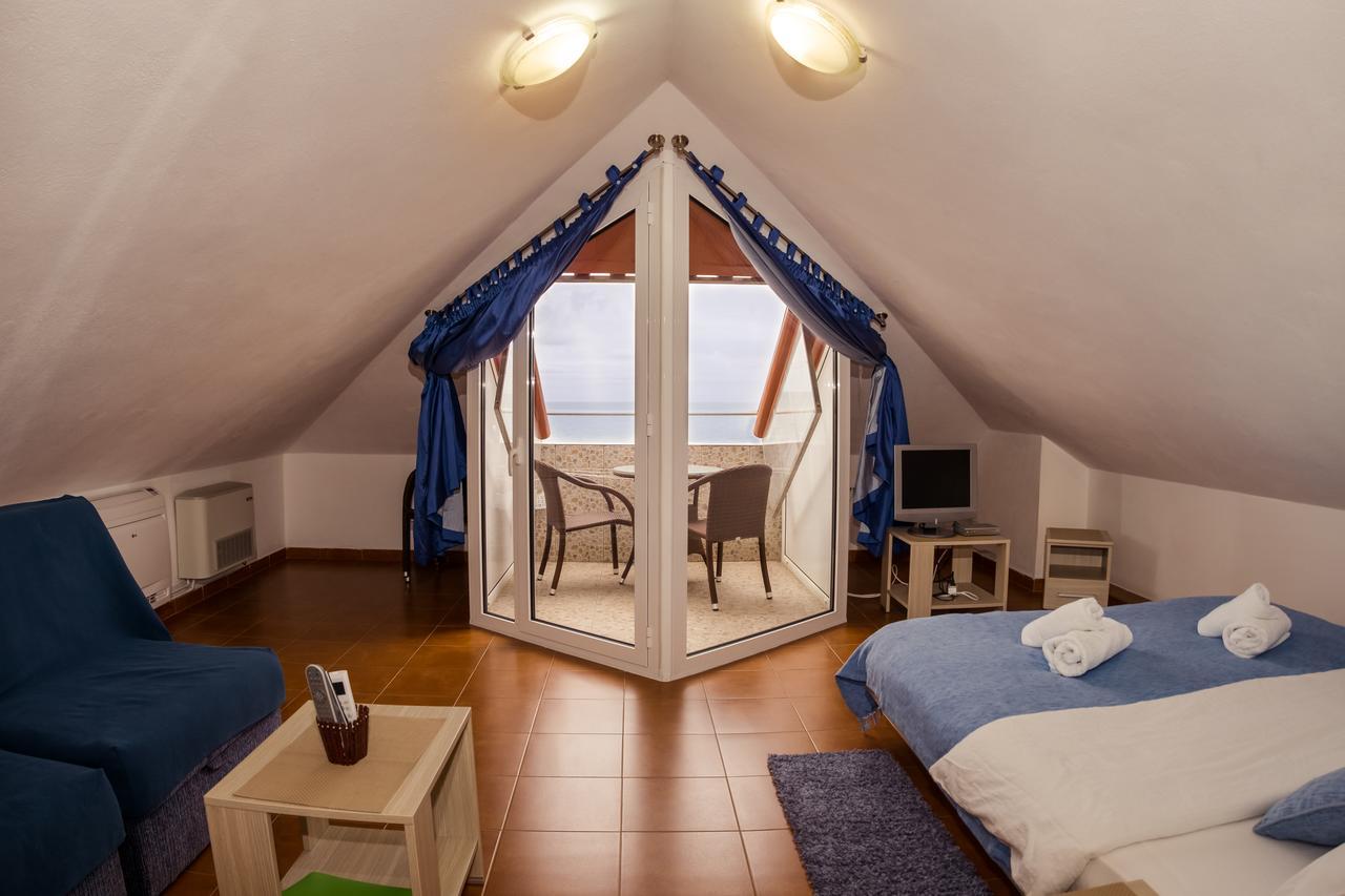 R-Club Old Town Apartments Будва Экстерьер фото
