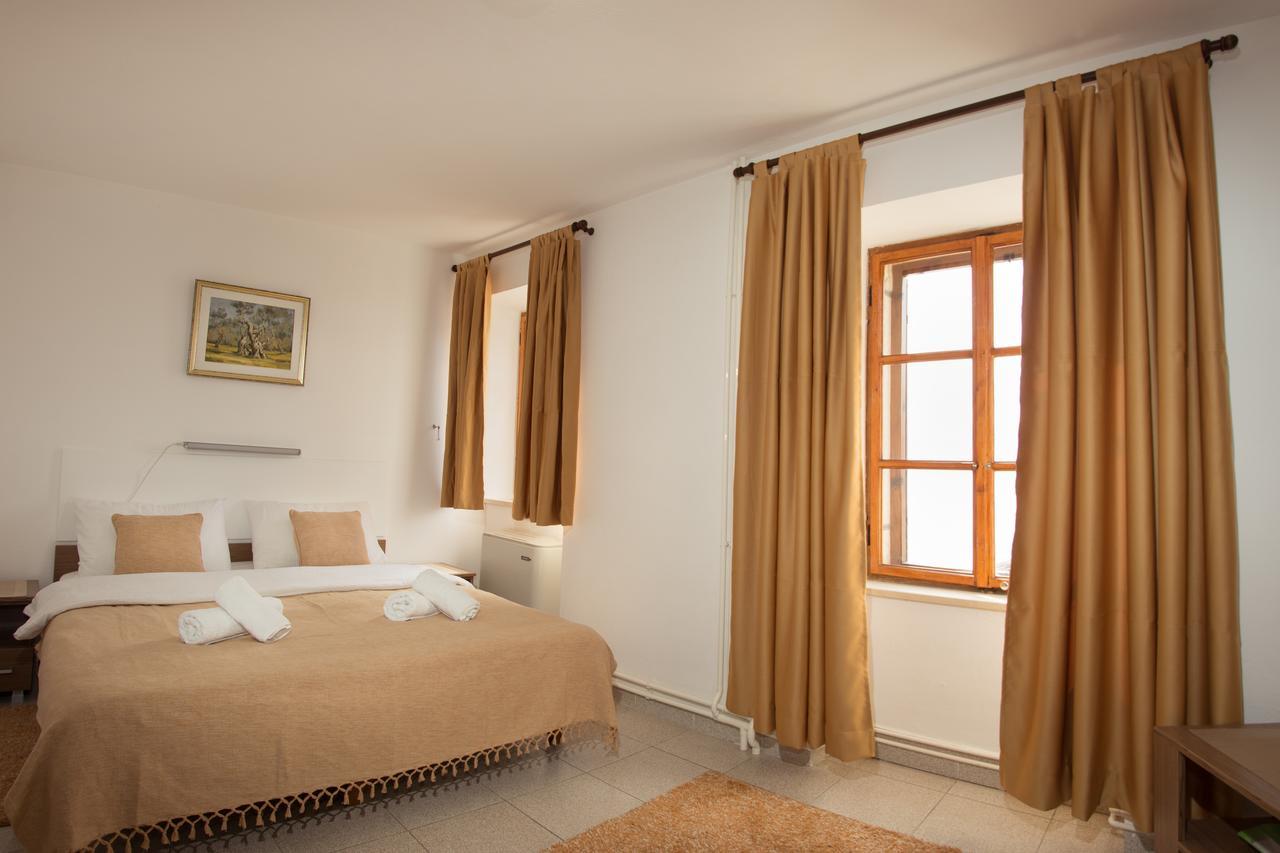 R-Club Old Town Apartments Будва Экстерьер фото