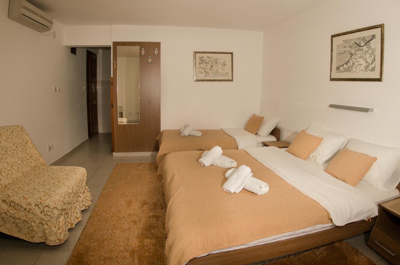 R-Club Old Town Apartments Будва Экстерьер фото