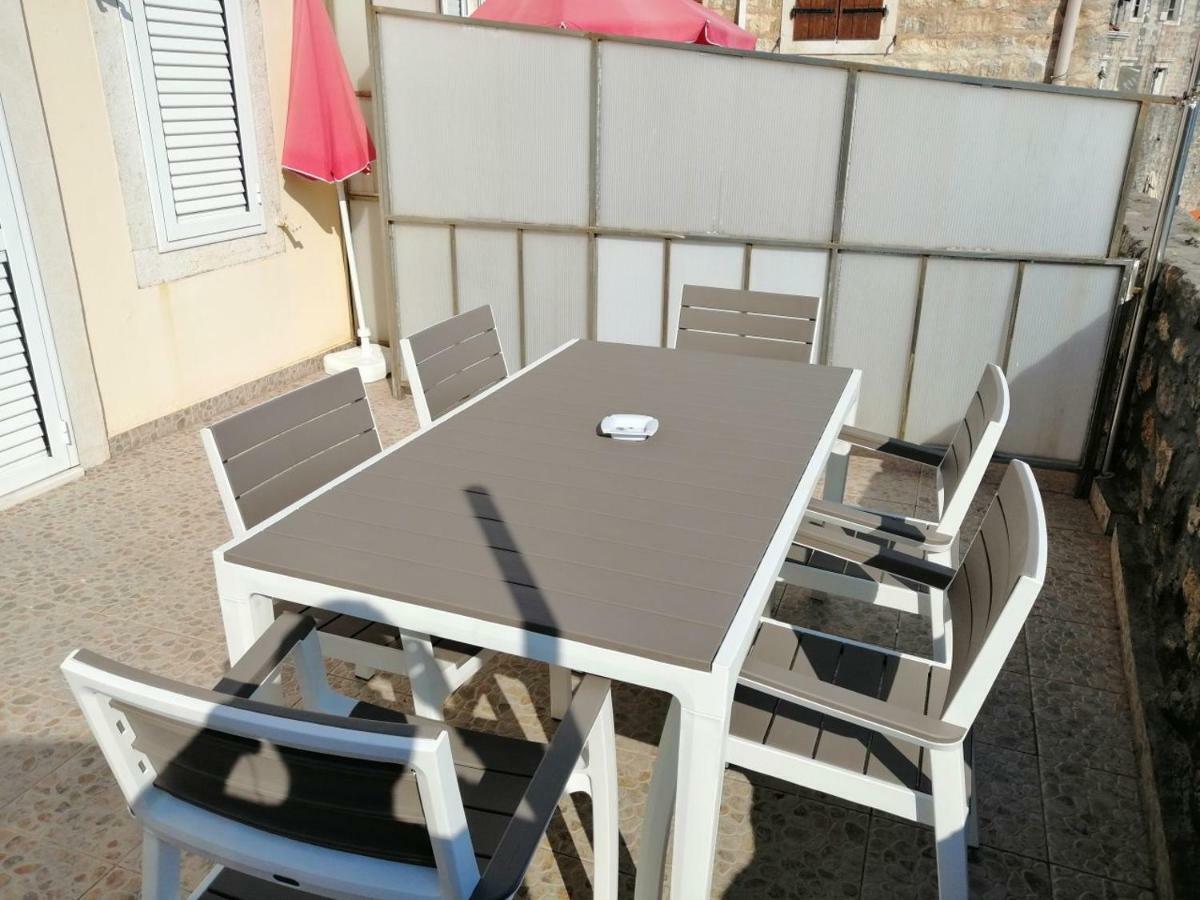 R-Club Old Town Apartments Будва Экстерьер фото